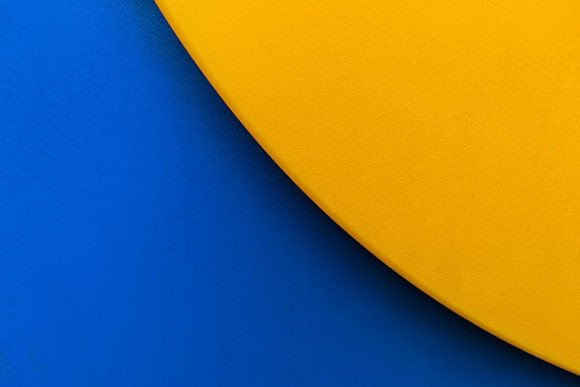 Blue and Yellow Dynamic Background: A Modern Design Solution for Creative Workflows